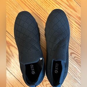 Women’s Black Slip-On Shoes